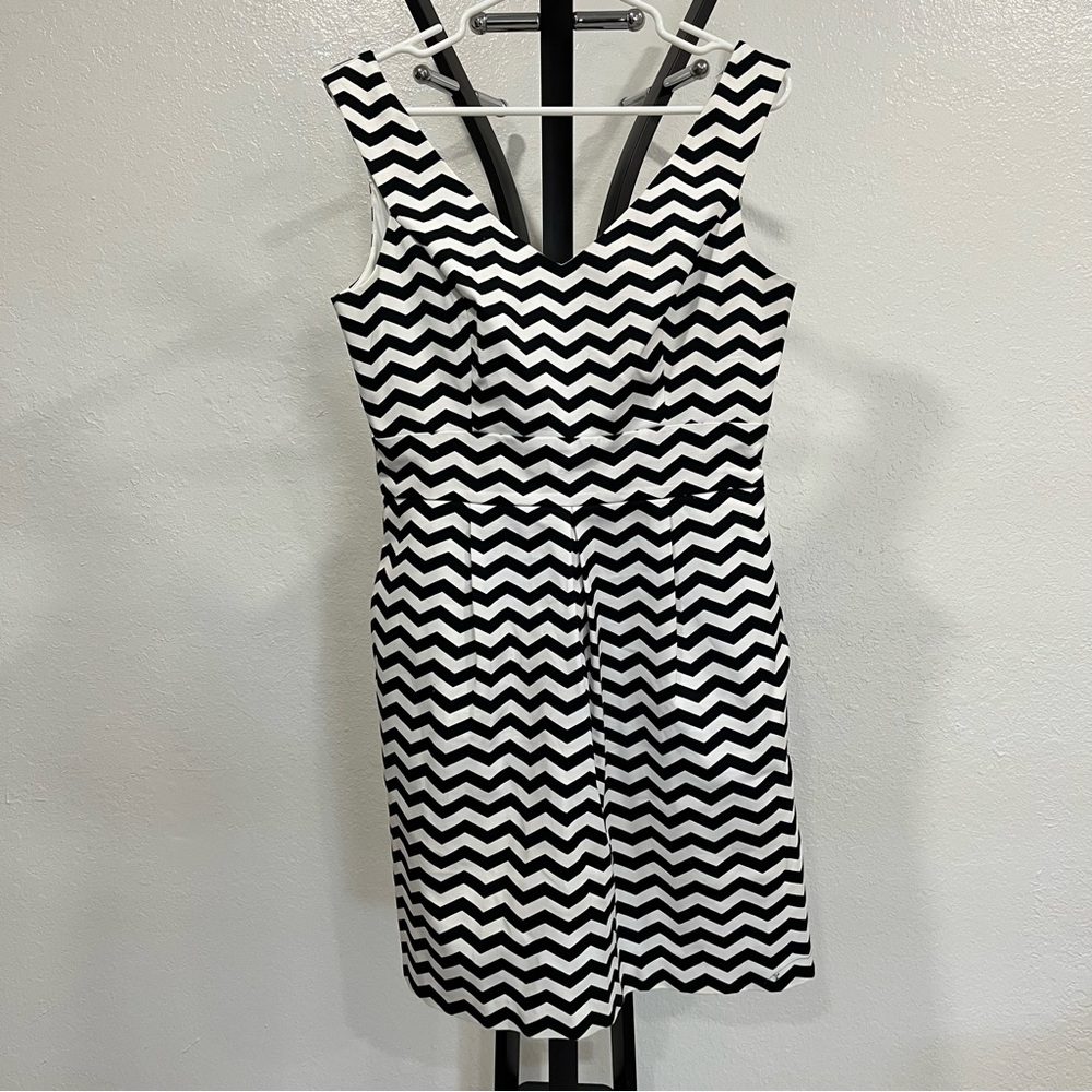White House Black Market Zigzag Black and White Dress